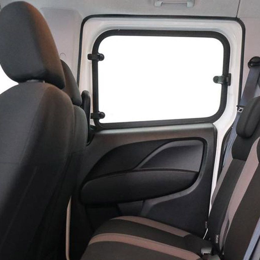 Doblo-II-vitre-ouverture-manuelle