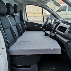 Matelas avant pour cabine Renault Trafic Opel Vivaro Nissan Primastar et Fiat Talento 2002 2024 MyVanStore conçu pour van aménagé et camping car afin d’offrir un couchage confortable et optimiser l’espace entre les sièges avant