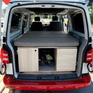 Matelas pliable pour Volkswagen T5 T6 T6.1 Transporter Multivan Caravelle et California Beach MyVanStore conçu pour van aménagé et camping car afin d’offrir un couchage confortable et optimiser l’aménagement intérieur
