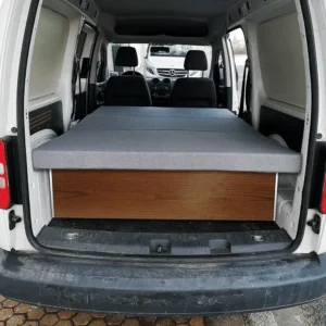 Materasso pieghevole per mini van MyVanStore progettato per van allestito e camper, ideale per migliorare il comfort del riposo e ottimizzare lo spazio interno
