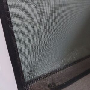 Zanzariera per Volkswagen Crafter II e MAN TGE progettata da MyVanStore per van aménagé e camper, per migliorare la ventilazione e il comfort interno proteggendo dagli insetti