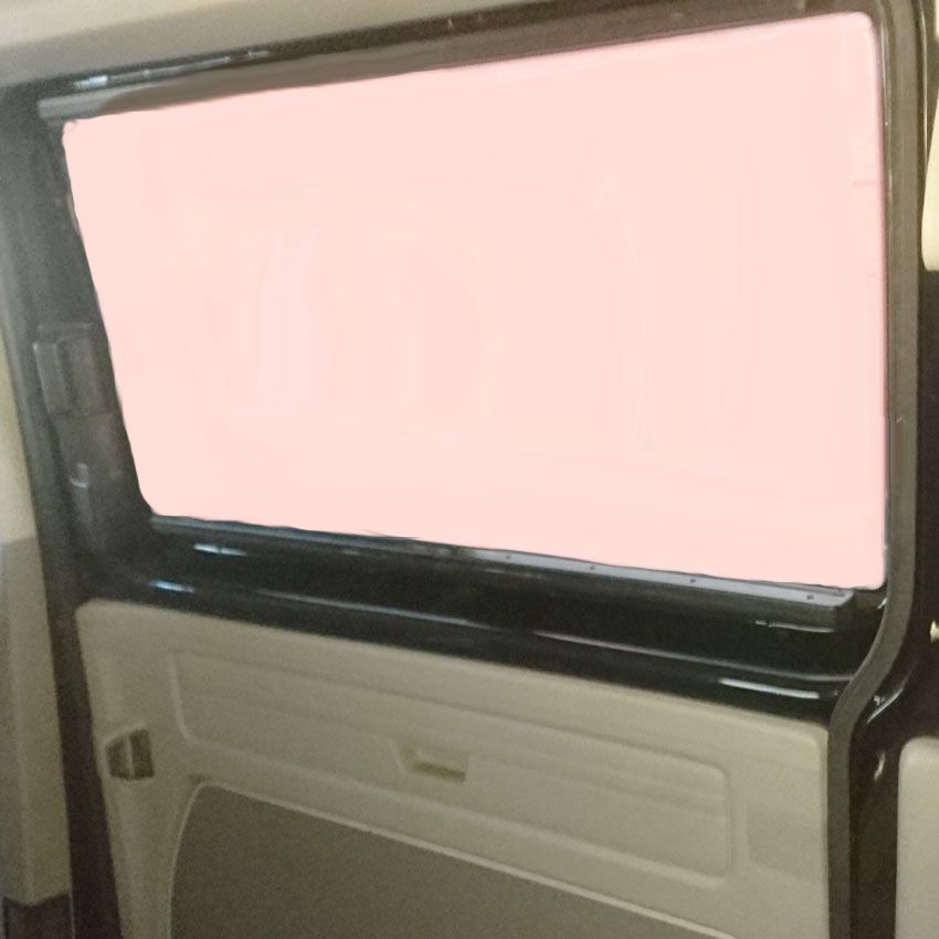 T5-Transporter-L1-vitre-2eme-rangée-droite-fixe