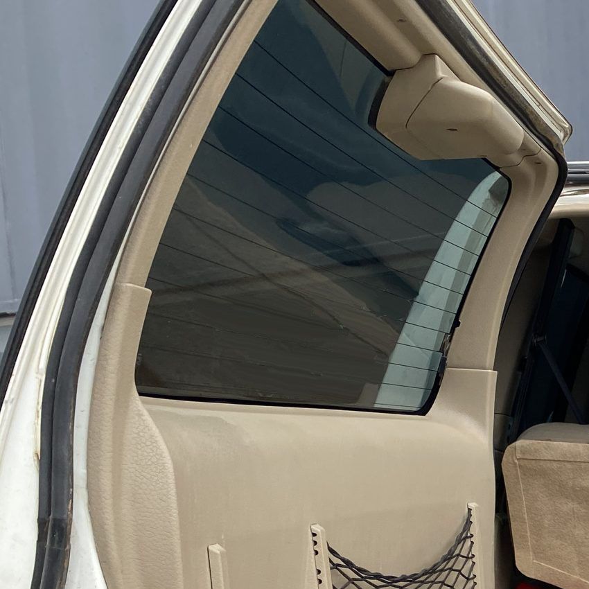 Terrano-II-porte-arriere-option-2