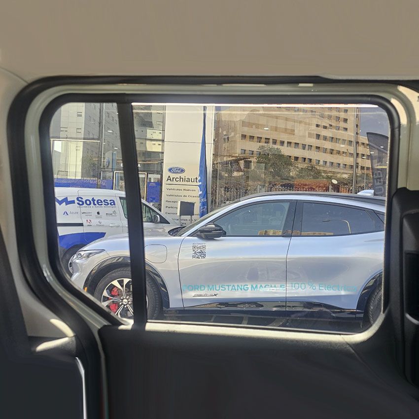 Tourneo-Courier-2024-active-titatium