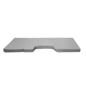 Materasso anteriore per cabina Volkswagen T7 MyVanStore, progettato per campervan e camper per offrire un letto confortevole e ottimizzare lo spazio tra i sedili anteriori